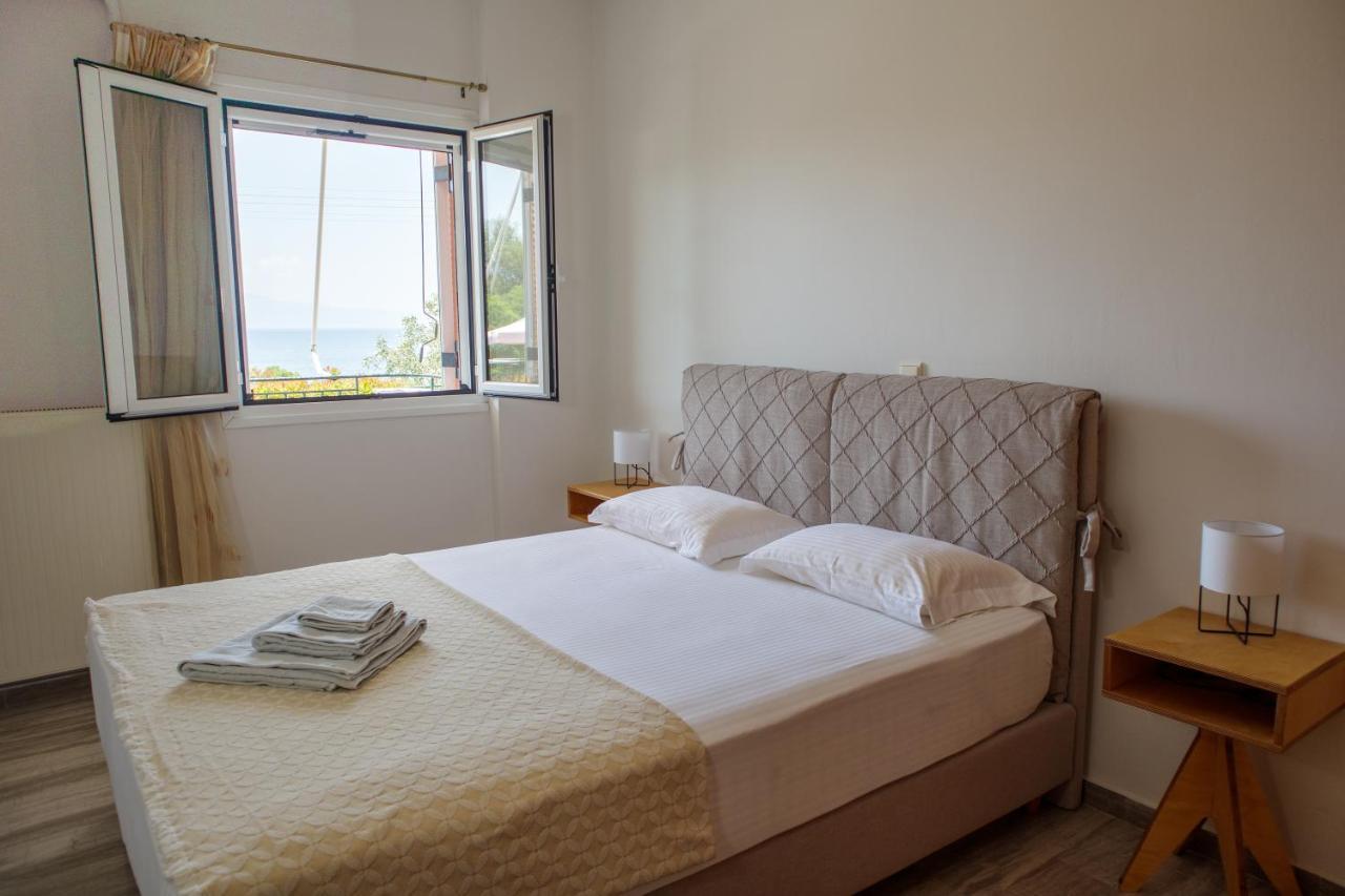 קלמאטה Almyros Aktis Seaview Apartment מראה חיצוני תמונה